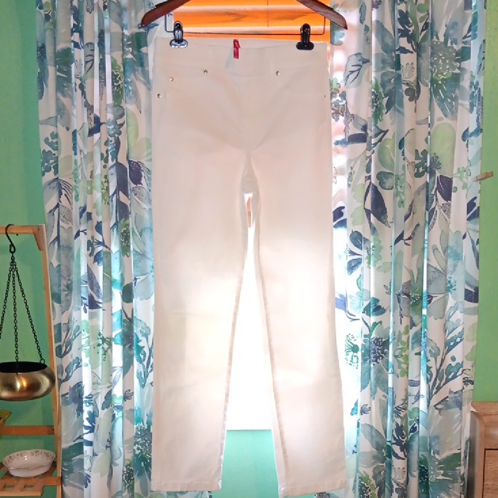 SPANX White Straight Leg Jeans for Women. Size Medium